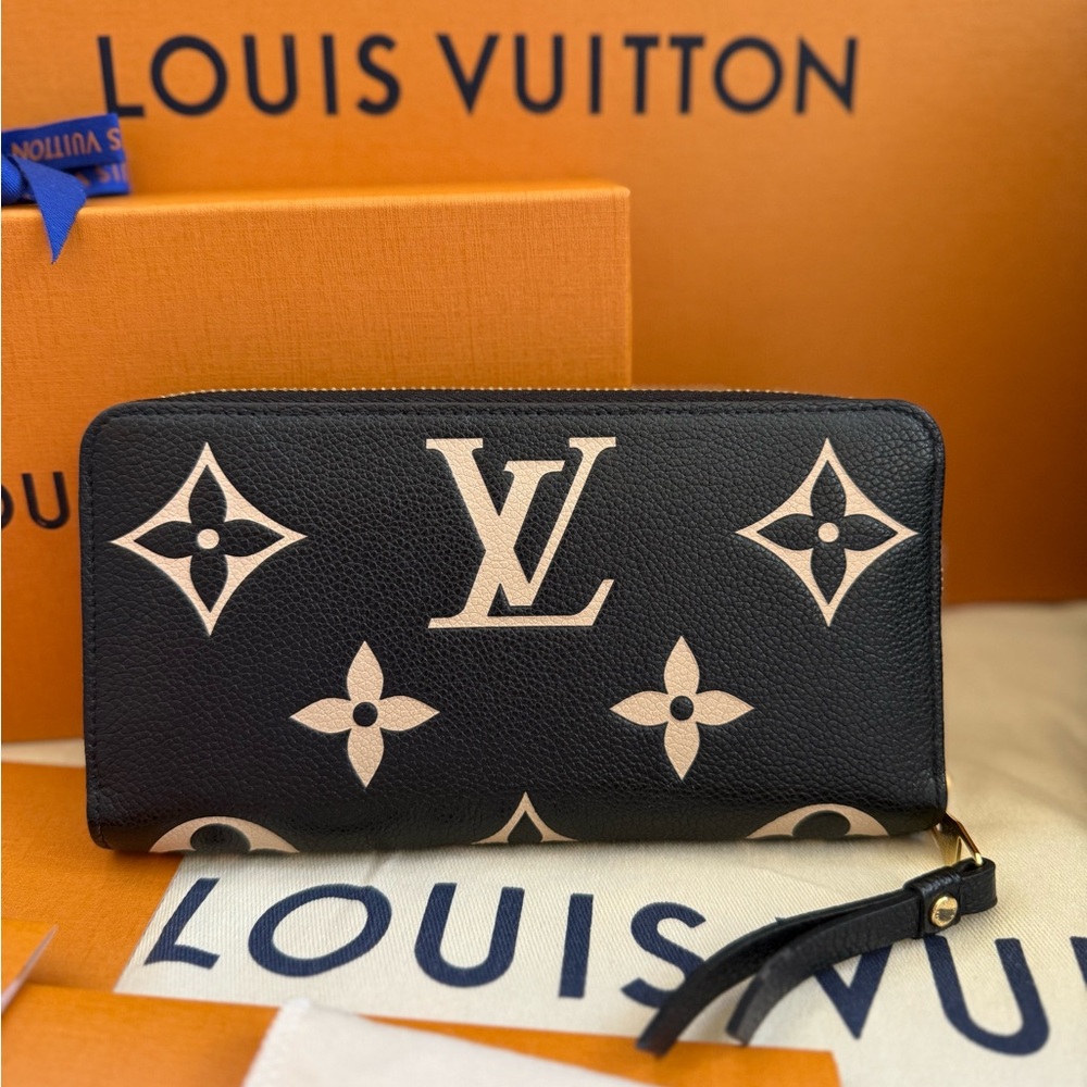 🍁SOLD🍁 Louis Vuitton Black and Tan Monogram Wallet